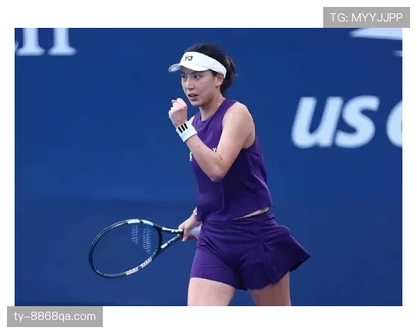 王欣瑜赛场上拼命样，到家直接换睡衣追剧，完全两个人儿嘛！