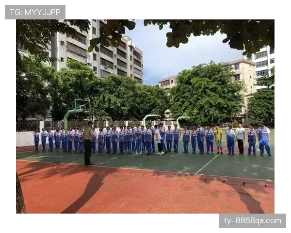 瑞安·洛赫特训练完直接去夜店蹦到凌晨？这体力是拿金牌练出来的吧