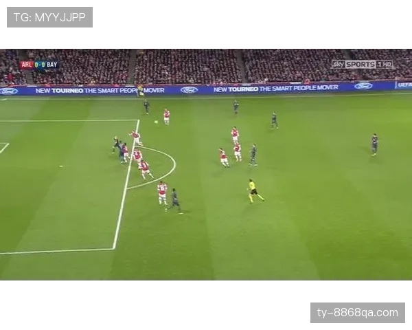 先触球规则在足球犯规判罚中的争议解析