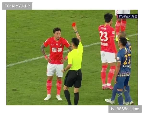 严重犯规行为判罚标准解析：裁判如何区分红黄牌力度？