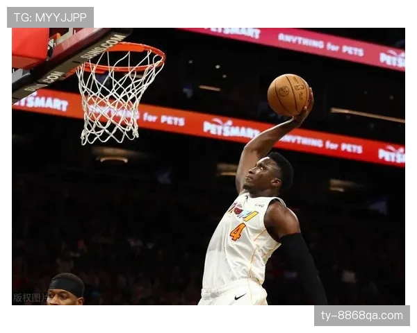 奥拉迪波无球跑动制造防守漏洞，3D属性提升球队外线效率