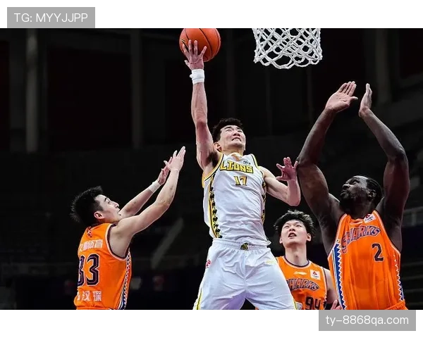 拉贾·朗多更依赖挡拆牵制外线拉开防守提升助攻