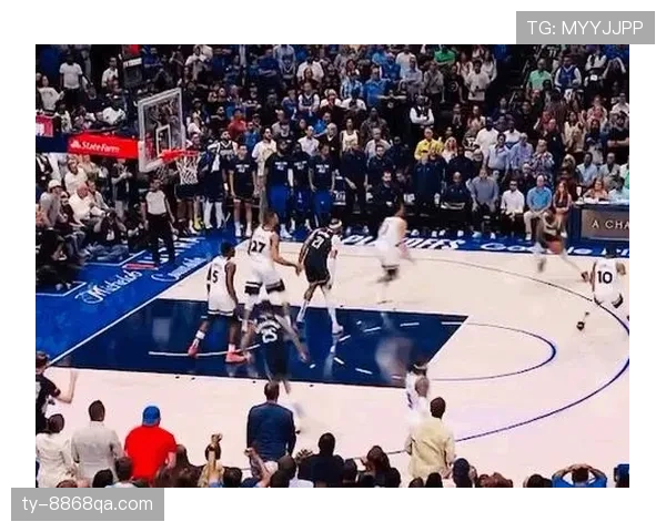 戈贝尔挡拆掩护拉开禁区防守空间助唐斯外线更有威胁